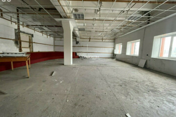 Помещение своб.назн., 3670 м², 2/4 эт.