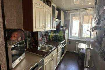 2-к квартира, 42 м², 1/3 эт.