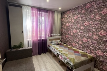 2-к квартира, 42 м², 1/3 эт.