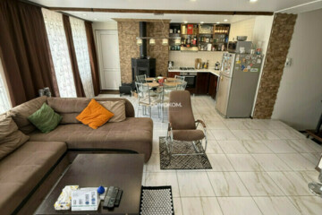 Коттедж, 414 м², 3 эт.