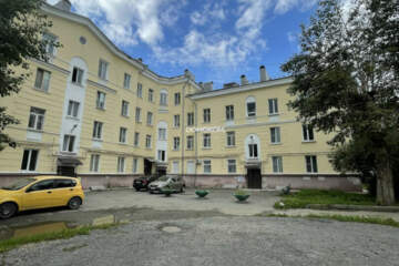 2-к квартира, 69 м², 2/4 эт.